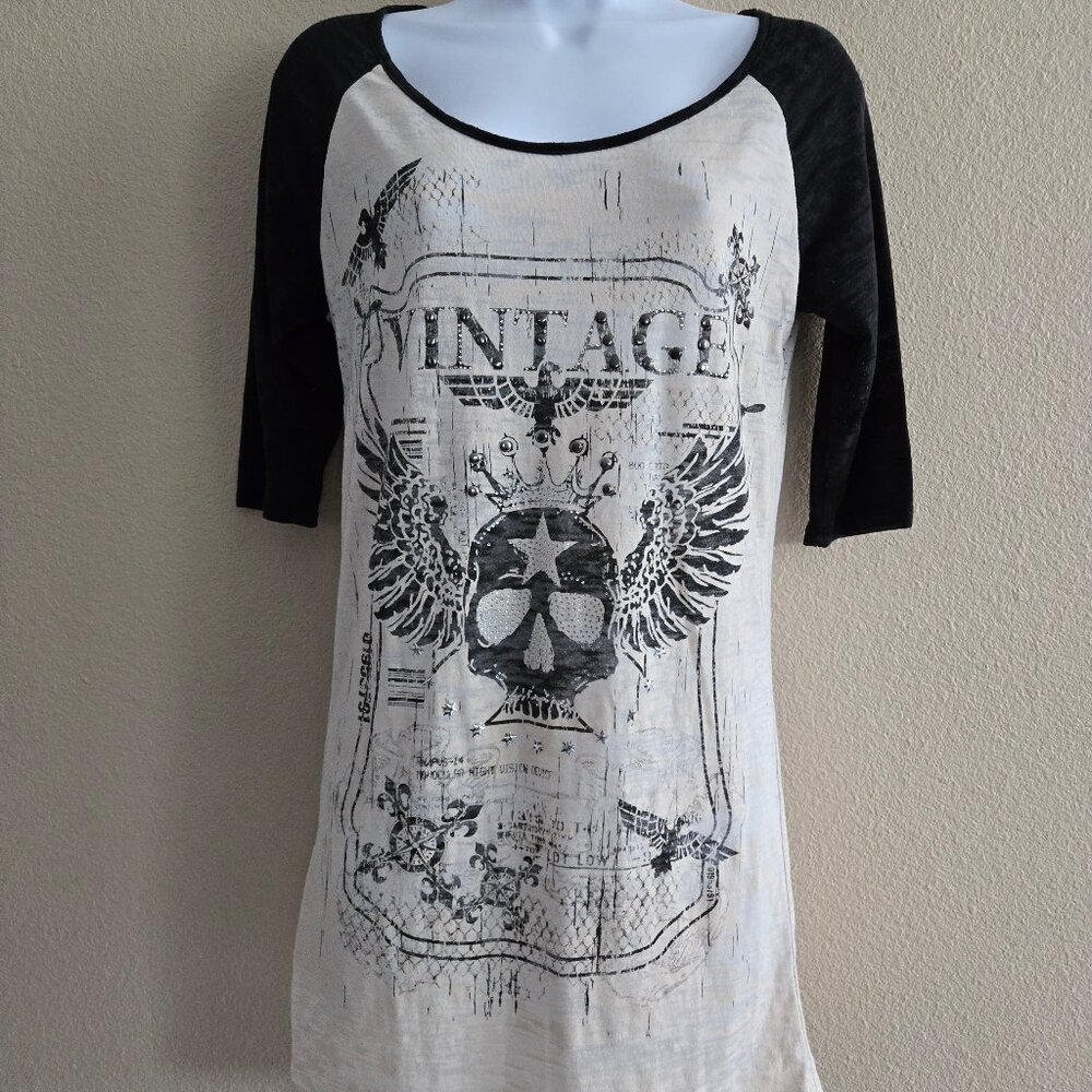 Daytrip Size M Raglan Tee Tunic | Graphic Skull Wings “Vintage”